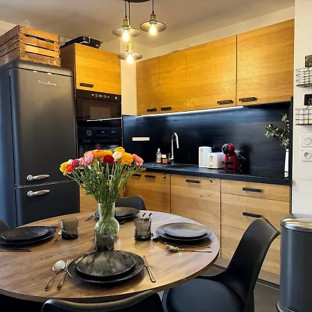 Lägenhet Charming 2-room In Lavandou, Terrace, Parking, Air Conditioning