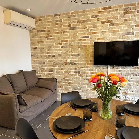 Lägenhet Charming 2-room In Lavandou, Terrace, Parking, Air Conditioning *